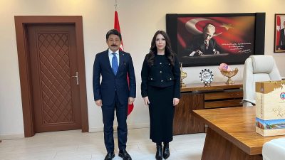 Kırşehir Valisi Murat Sefa Demiryürek, Sarıyahşi Kaymakamı Miyase Demirkoparan’ı ziyaret
