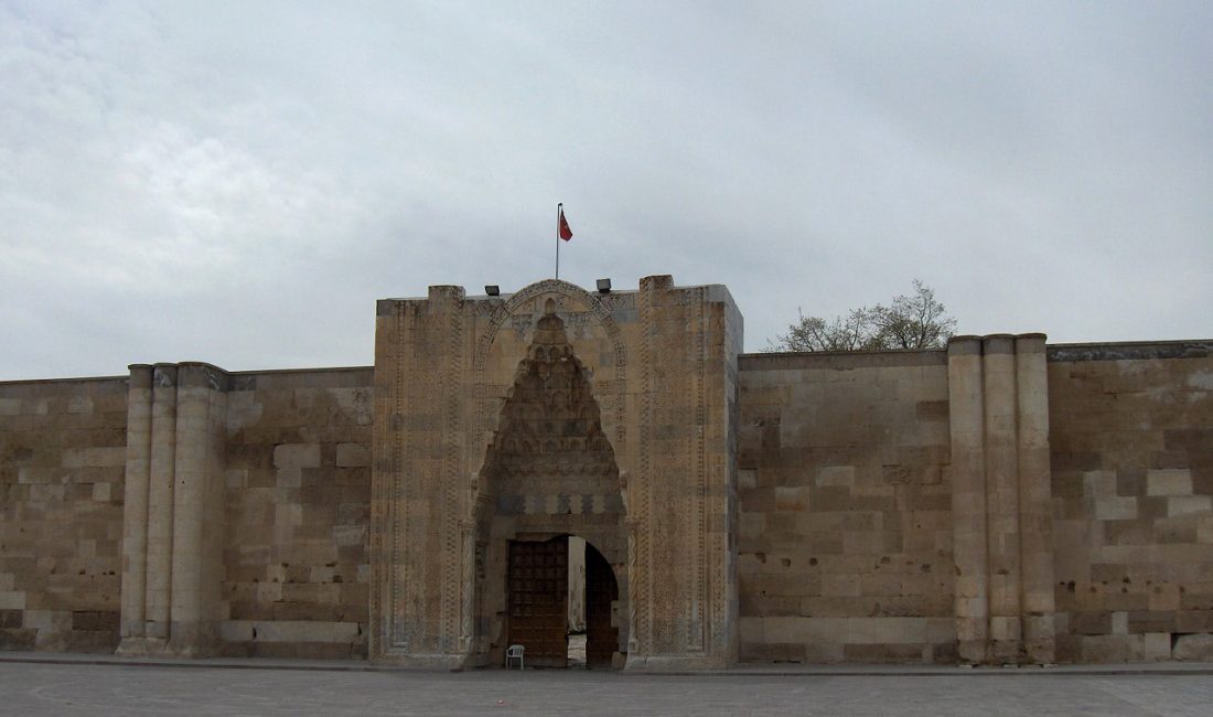 Kitapların gücüyle buluşma! Sultanhanı’nda kadınlar okuyor!
