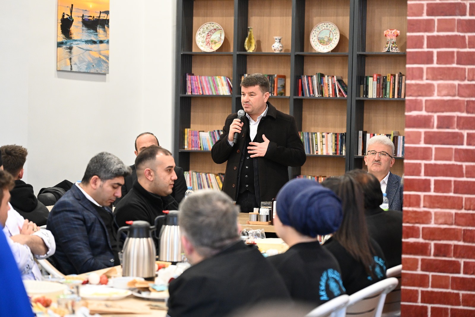 Belediye Başkanı Dr. Evren Dinçer, Ramazan ayında vatandaşlara sosyal ve