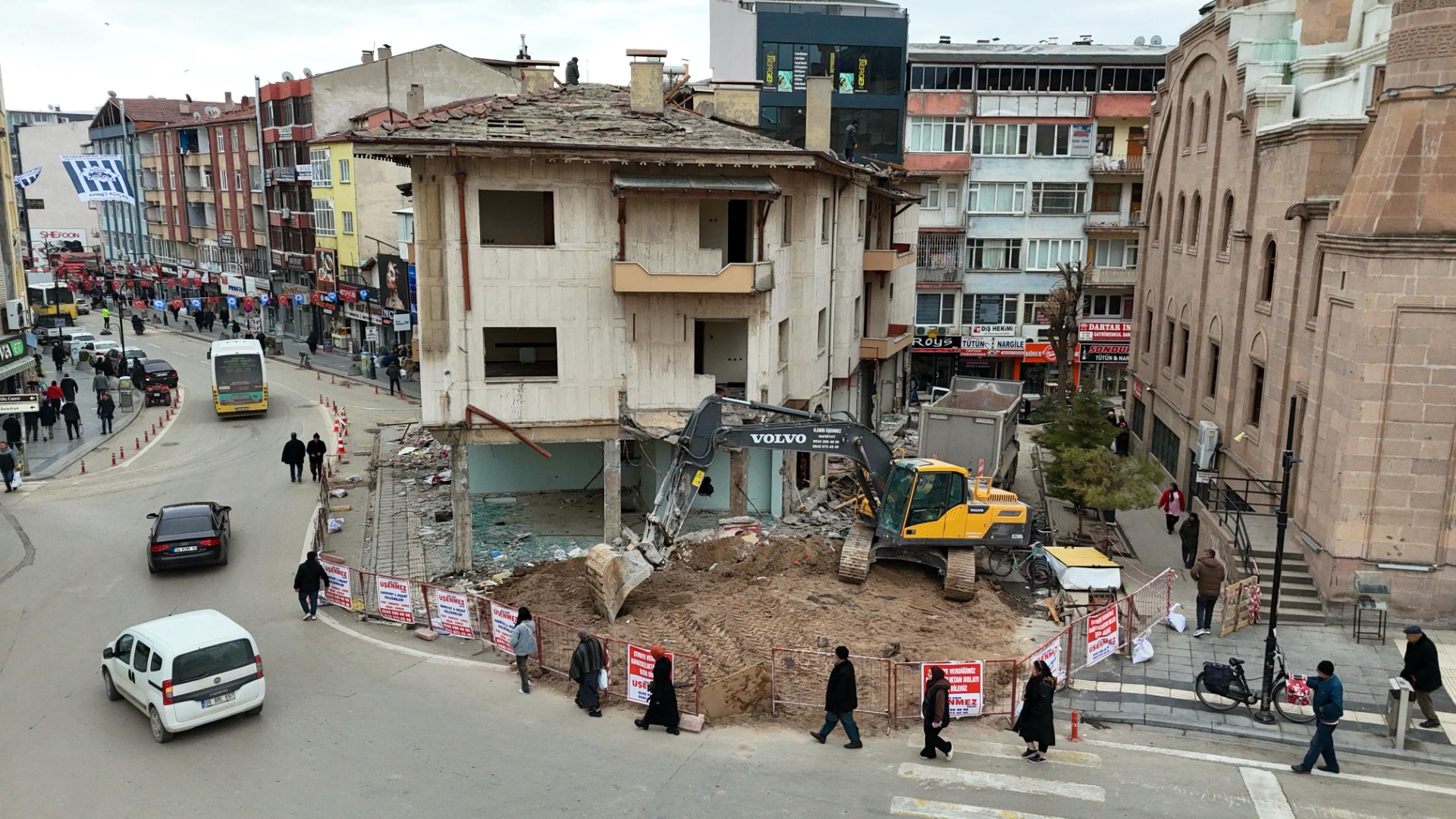 Aksaray’da güvenli, modern ve yaşanabilir bir şehir oluşturma hedefiyle yürütülen