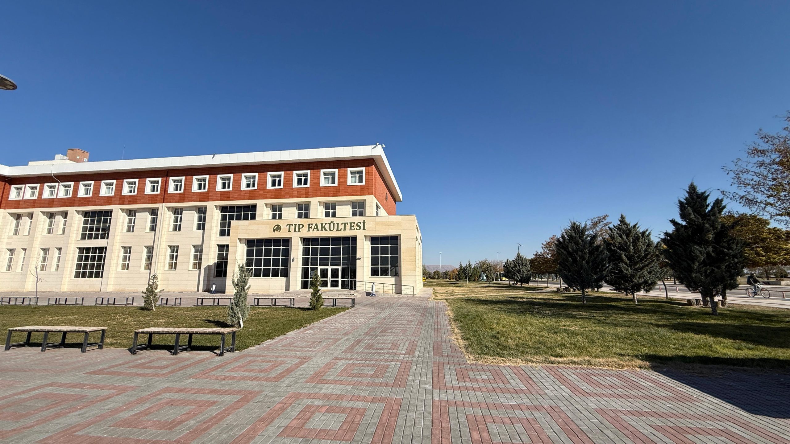 Tıp Fakültesinde çevre hareketi: Atık yönetimi eğitimi başlıyor