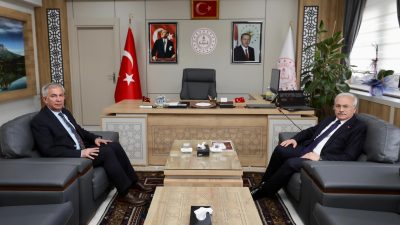 Aksaray Valisi Mehmet Ali Kumbuzoğlu, İl Milli Eğitim Müdürlüğünü ziyaret