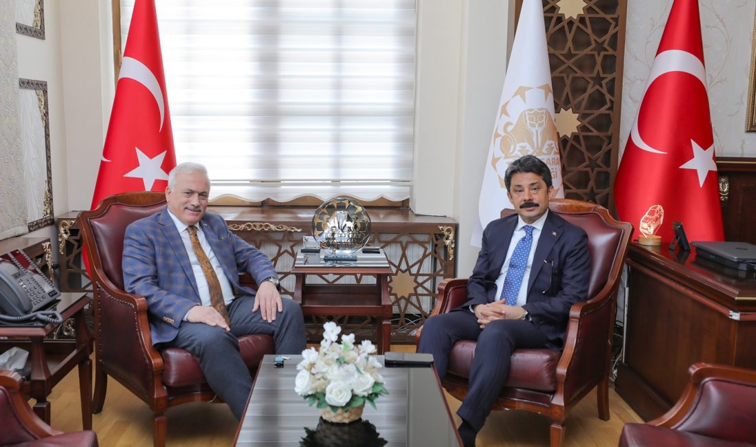 Kırşehir Valisi Murat Sefa Demiryürek, Aksaray Valisi’ni makamında ziyaret etti.