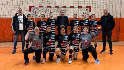 Aksaray Belediyespor’un altyapısını oluşturan ve okul-kulüp iş birliği çerçevesinde hentbol