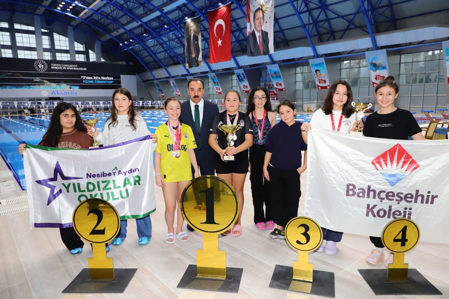 Aksaray’da düzenlenen okul sporları küçükler ve yıldızlar yüzme il birinciliği
