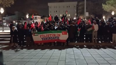 Aksaray’da, İsrail’in Gazze’de gerçekleştirdiği saldırıları protesto etmek amacıyla bir basın