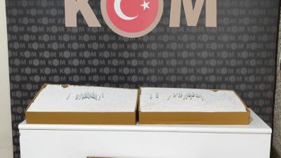 Kırıkkale’de polis ekiplerince durdurulan araçta 17 bin 100 dolu makaron