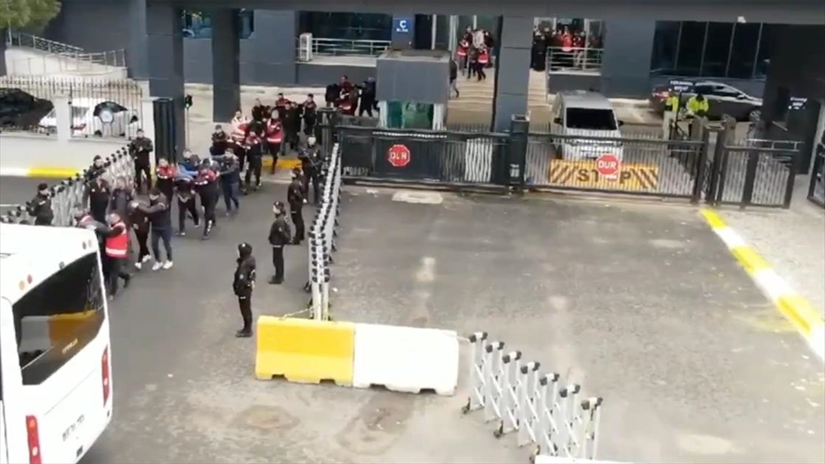 İçişleri Bakanı Ali Yerlikaya, organize suç örgütüne yönelik 14 ilde