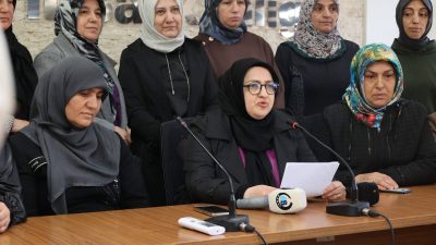 8 Mart Dünya Kadınlar Günü dolayısıyla basın açıklaması yapan Ak