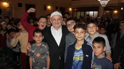 Aksaray’da çocukların camii sevgisini artıran anlamlı etkinlik 200 spor ayakkabı
