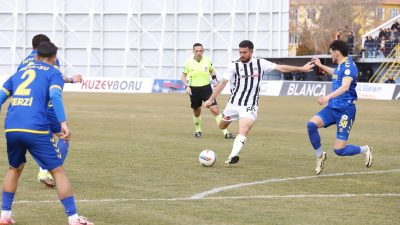 Nesine 2. Lig Kırmızı Grubun 25. haftasında Motolux 68 Aksarayspor,