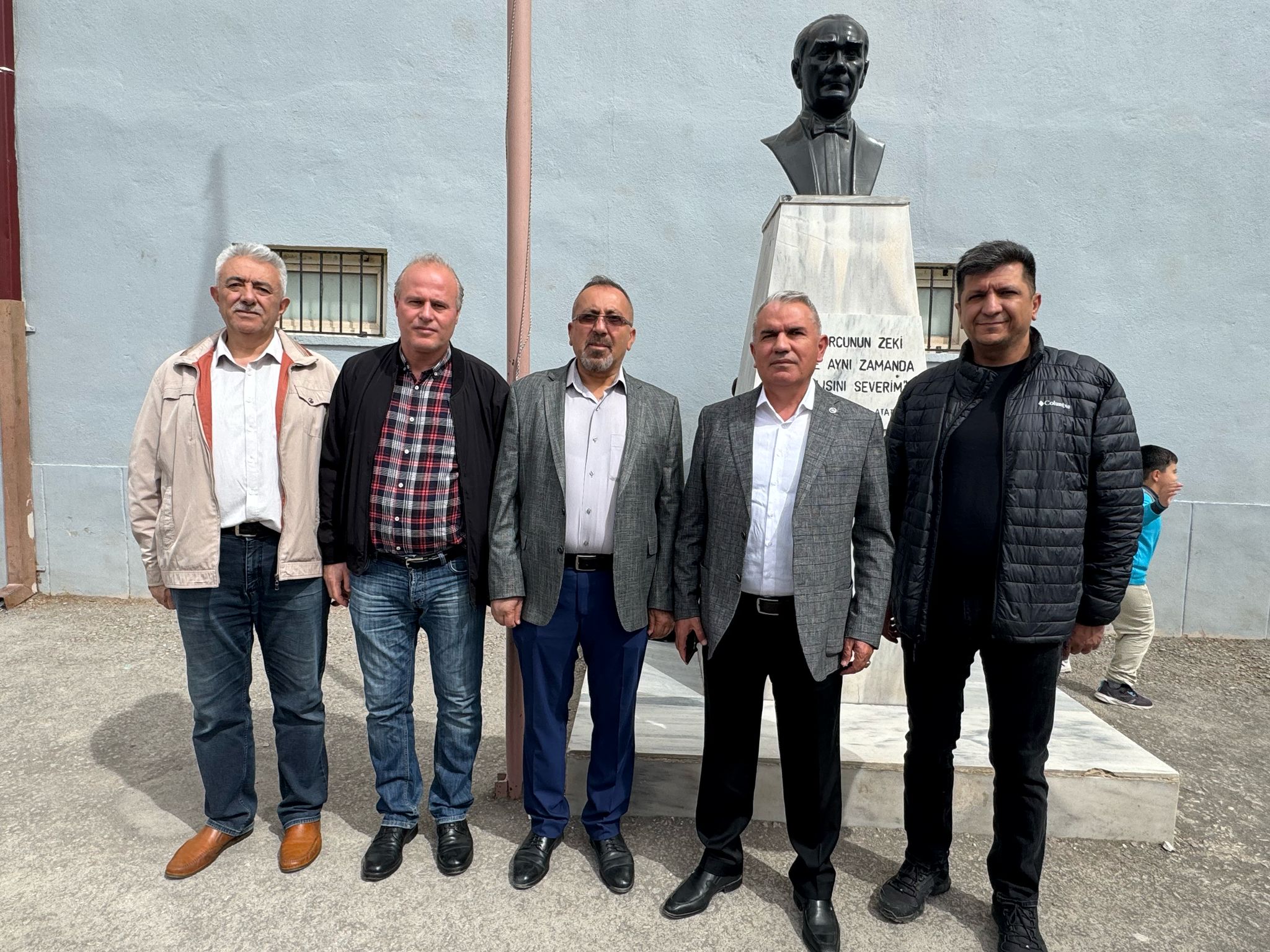 Okul Müdürüne çirkin saldırı! Türk Eğitim-sen’den sert tepki