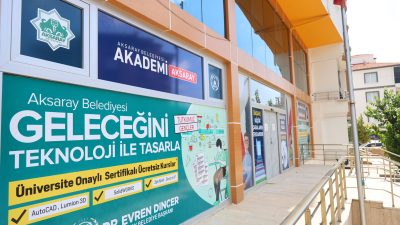 Aksaray Akademi, farklı alanlarda düzenlediği kurslarla katılımcılara yeni beceriler kazandırmaya
