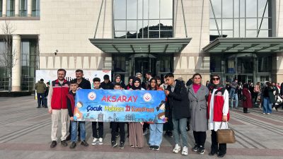 Aksaray Çocuk Hakları İl Çocuk Komitesi’ne üye çocuklar ve aileleri,