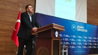 Aksaray Üniversitesi Tıp Fakültesinde düzenlenen "Tıp ve Şiir" konulu panelde,