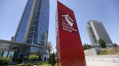 Aile ve Sosyal Hizmetler Bakanı Mahinur Özdemir Göktaş, "2025 Aile