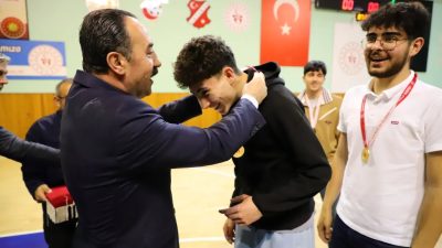 Atatürk Spor Salonu’nda düzenlenen Yeşilay Spor Oyunları “Sokaklar Bizim” 3x3