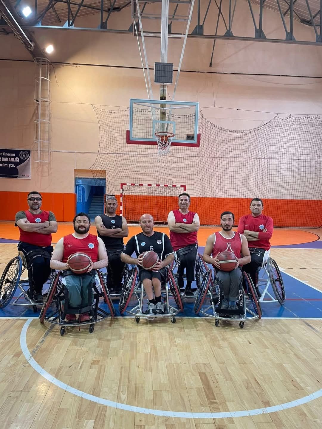  Aksaray Belediyespor Tekerlekli Sandalye Basketbol Takımı yarı finali hedefliyor