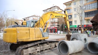 Şehri modern görünüme kavuşturmak adına ana arterlerde ve mahallelerde yenileme