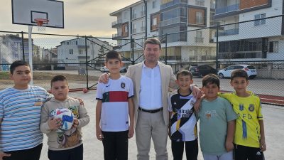 Aksaray Belediyesi, mahallelerde yürütülen park ve yeşil alan çalışmalarına hız