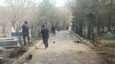 Demirci Belediyesi, yaklaşan Ramazan Bayramı öncesi, kabristanlıkların bakım ve peyzaj