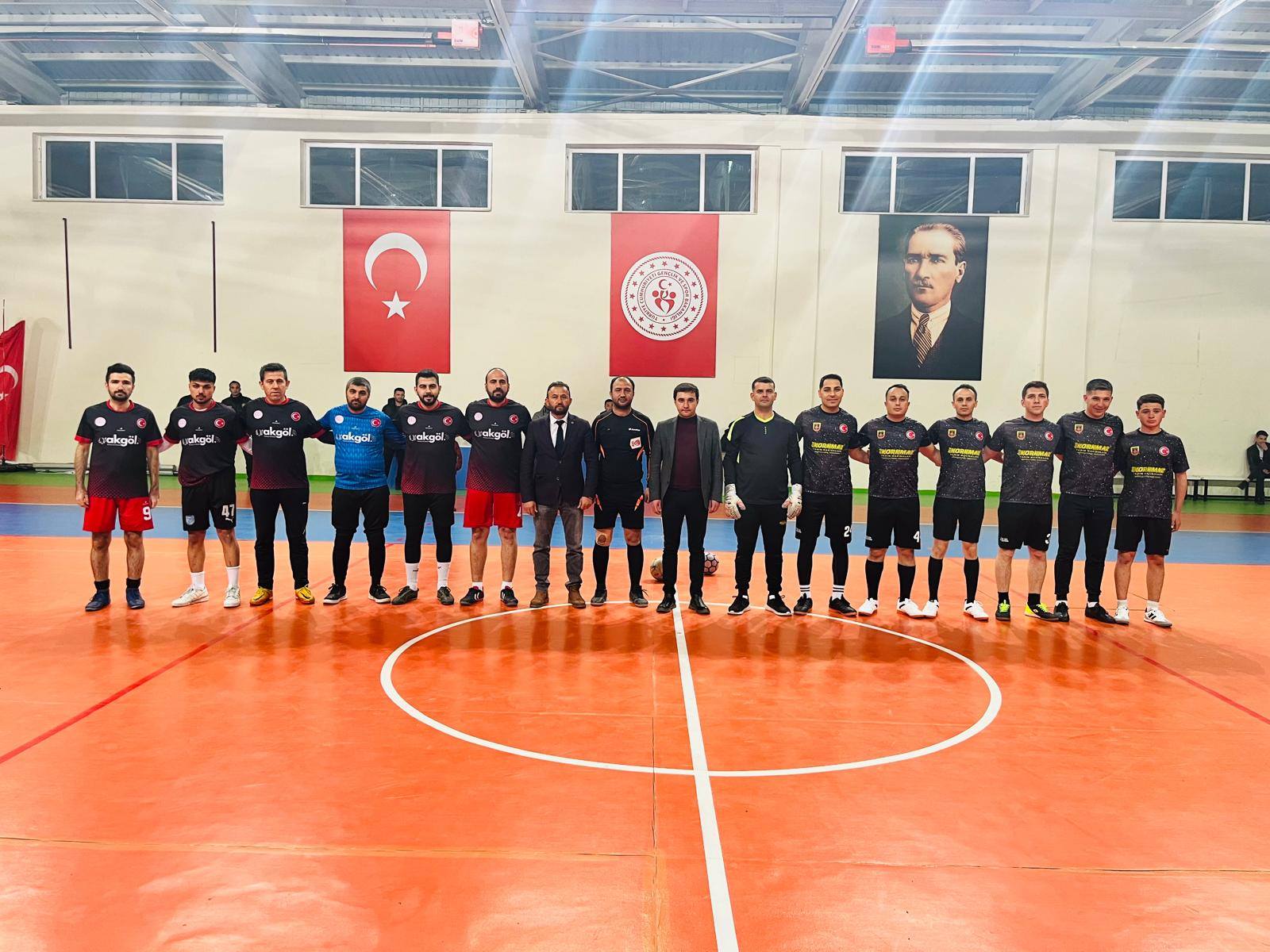 Eskil’de heyecan başladı: Turnuva ateşi ilçeyi sardı