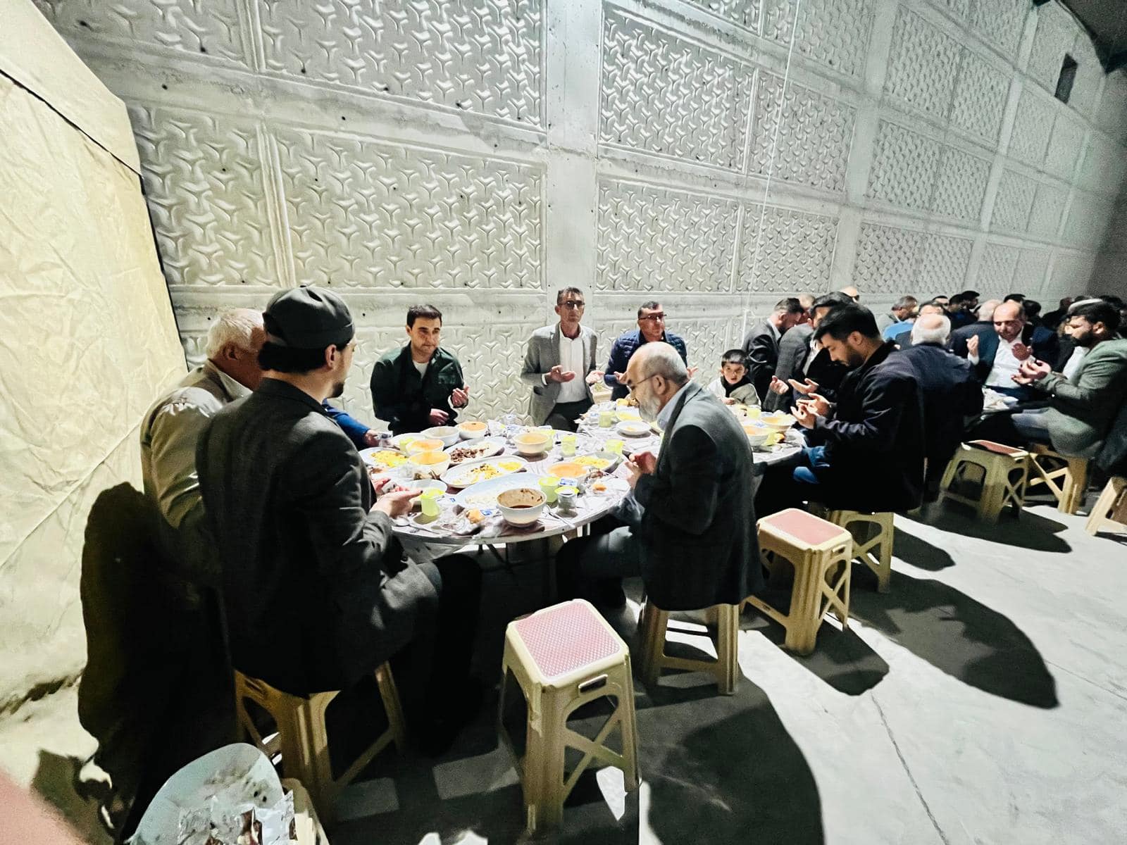Eskil Kaymakamı Yurddaş, vatandaşlarla iftarda buluştu
