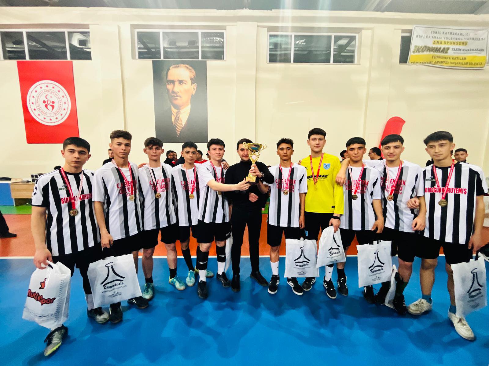 Eskil’de Futsal Heyecanı! Şampiyon Mesleki ve Teknik Anadolu Lisesi!