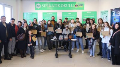 Erasmus+ KA210 projesi kapsamında Aksaray Zafer İlkokulu'na, Portekizli ve Makedonyalı
