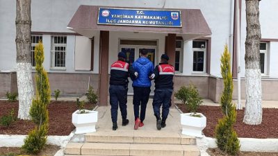 Kırıkkale'de haklarında kesinleşmiş hapis cezası bulunan 2 firari yakalandı.