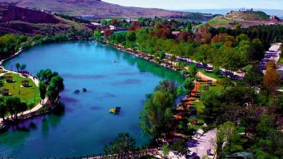 Aksaray’ın Gülağaç ilçesinde belediye tarafından başlatılan üstyapı çalışmaları devam ediyor.