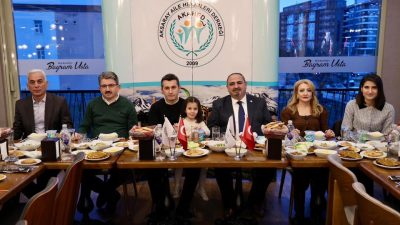 Aksaray Aile Hekimleri Derneği tarafından düzenlenen iftar programı, sağlık camiasını