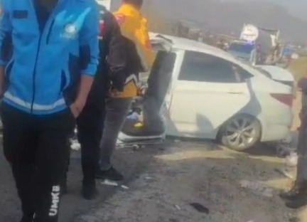 Malatya'nın Battalgazi ilçesinde otomobilin