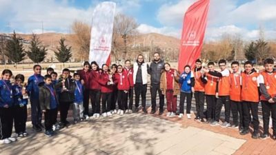 Okulsporları kapsamında düzenlenen Oryantring Yarışması, 60 sporcunun katılımıyla büyük bir