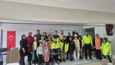 Ortaköy İstiskal İlkokulunda öğrenciler farklı meslekleri tanıtmak için Meslek Tanıtım