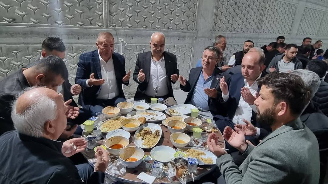 Yüksecik Yaylası’nda yüzlerce kişi İftar sofrasına oturdu!