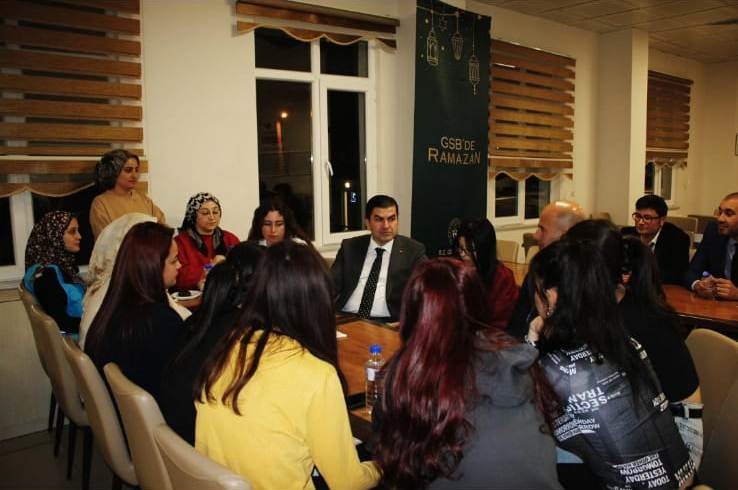 Aksaray’ın ilçe kaymakamı Ahmet Karatepe, ilçede üniversite eğitimi gören öğrencileri