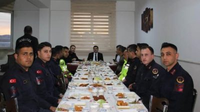 Ortaköy Kaymakamı Ahmet Karatepe, İlçe Jandarma Komutanlığını ziyaret ederek, Jandarma