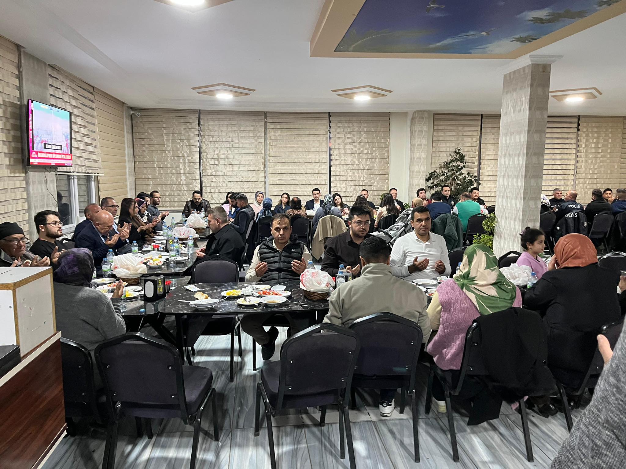 Sarıyahşi Kaymakamlığı’ndan şehit aileleri ve gaziler onuruna iftar programı