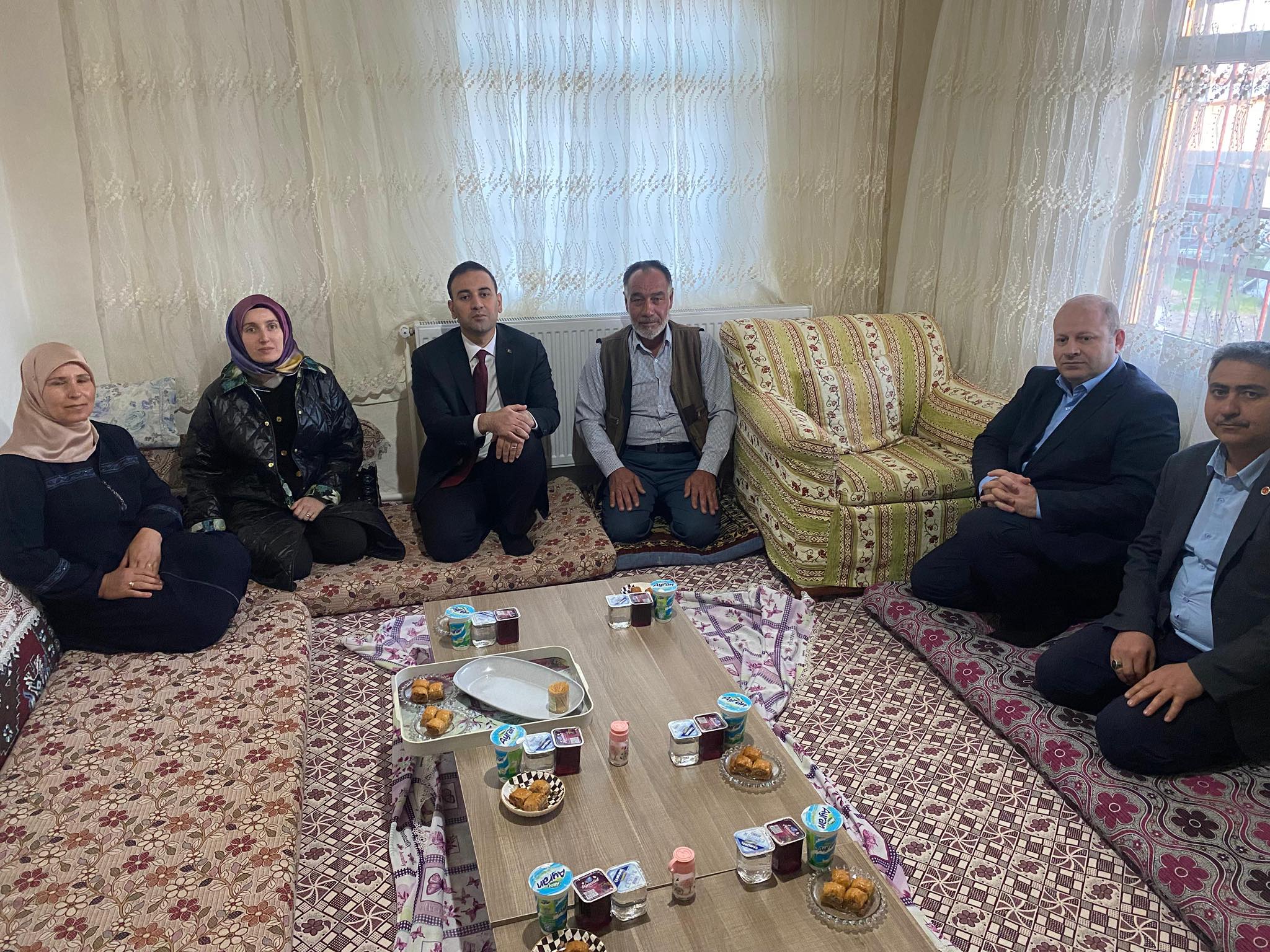 Kaymakam Göksun, Şehit Ramazan Süslü’nün ailesiyle iftar sofrasında buluştu