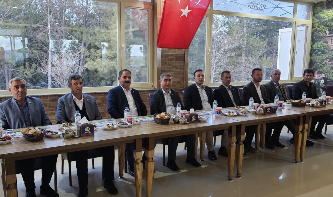 Sultanhanı Kaymakamı Bilal Göksun, mahalle ve köy muhtarlarıyla iftar programında
