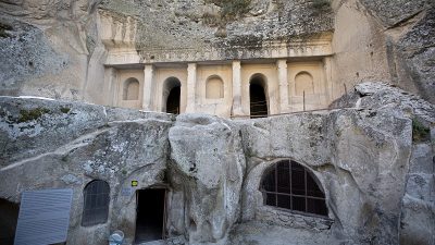 Ihlara Vadisi’nin mistik atmosferi içinde yer alan Sümbüllü Kilise, adını