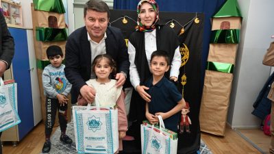 Belediye Başkanı Dr. Evren Dinçer, eşi Merve Dinçer ile birlikte