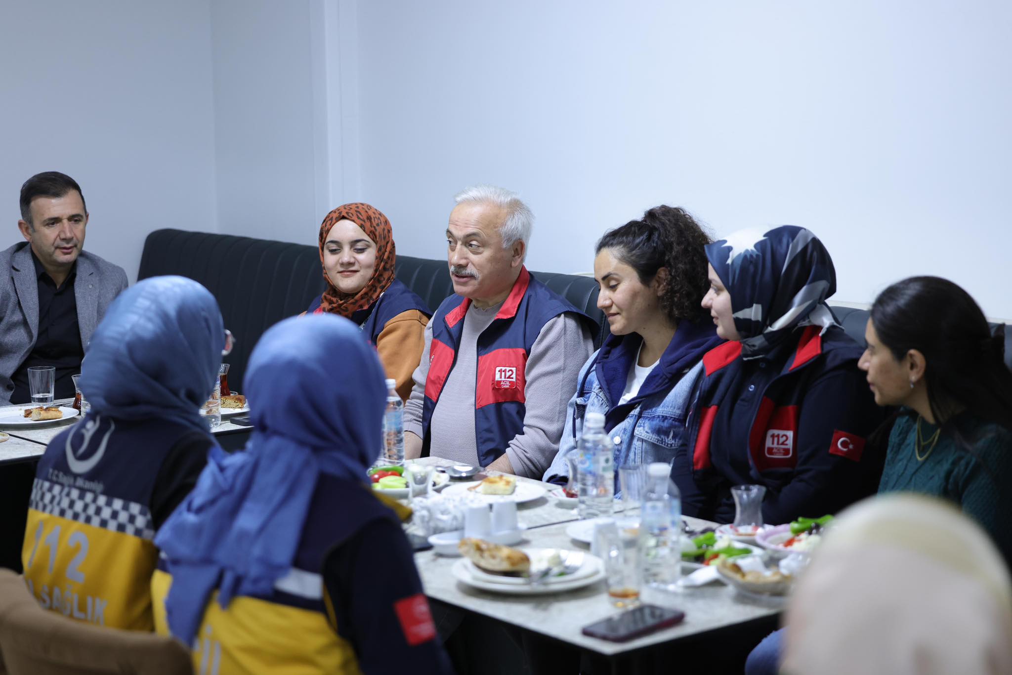 Vali, 112 Acil Çağrı Merkezi Personeliyle sahur sofrasında bir araya geldi