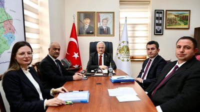 Aksaray Valisi Mehmet Ali Kumbuzoğlu, Vali Yardımcıları ile birlikte İl
