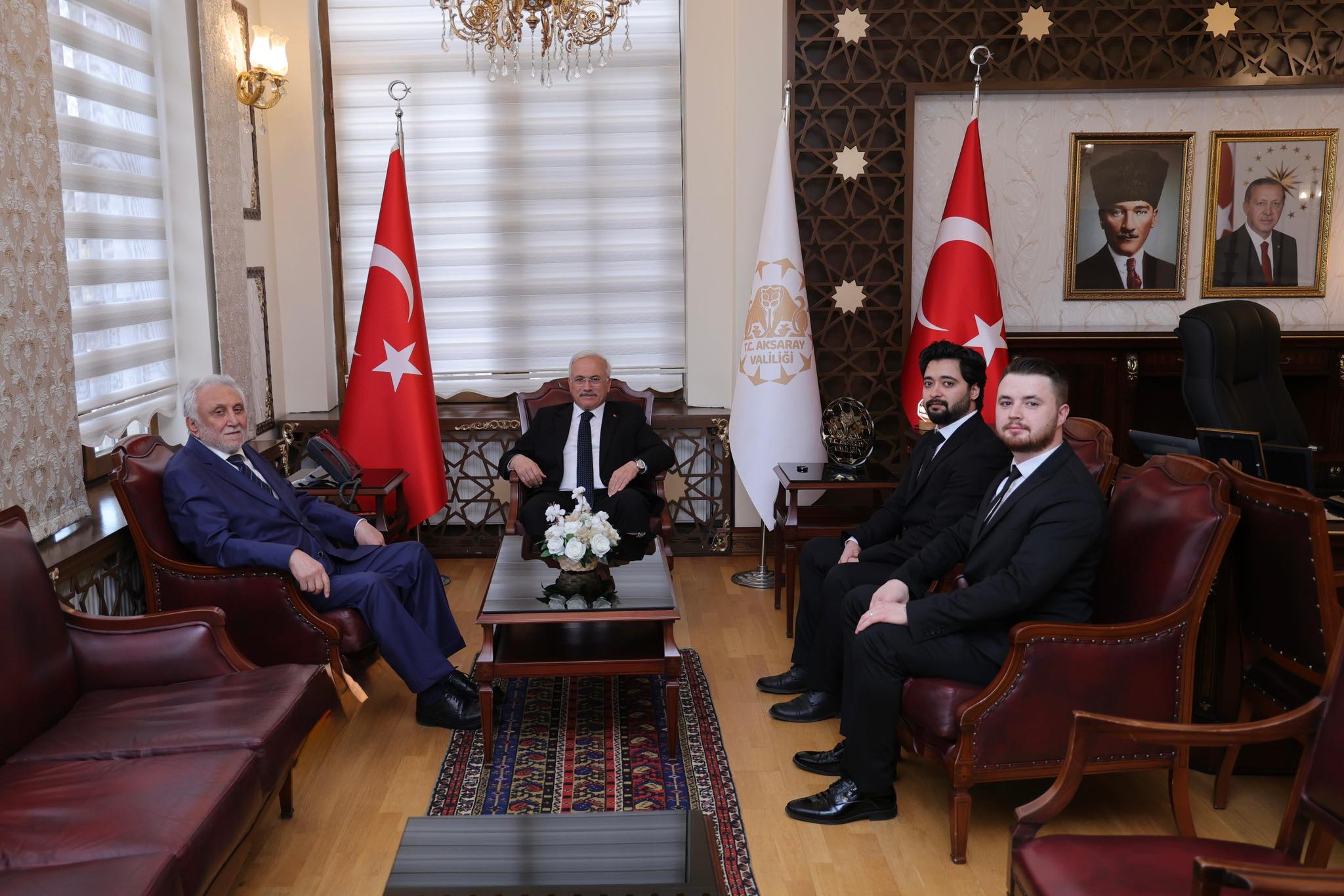 Hayırsever iş insanından Vali Kumbuzoğlu’ya ziyaret; Aksaray için fikir alışverişi