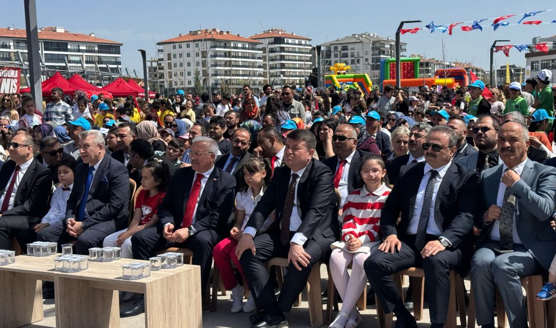 Aksaray’da 23 Nisan Ulusal Egemenlik ve Çocuk Bayramı, büyük bir