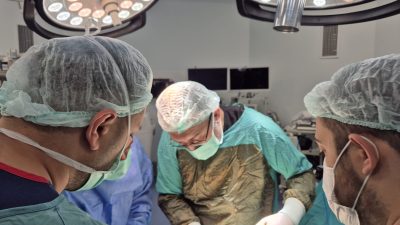 Yaklaşık üç yıldır sağ böbreğinde teşhis edilen kitle nedeniyle şifa