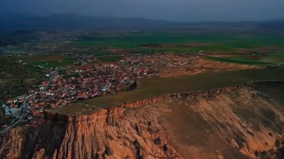 Aksaray Belediye Başkanı Evren Dinçer, sosyal medya hesabından yaptığı anlamlı