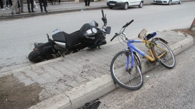 Konya'nın Beyşehir ilçesinde motosikletle çarpışan bisikletli hayatını kaybetti.